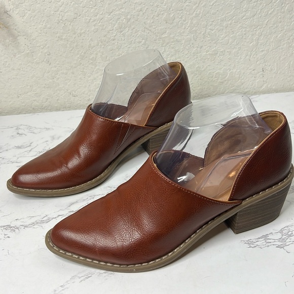 Universal Thread Shoes - Universal Thread Women’s Ankle Bootie Shoes Rylie Brown  Size 7.5